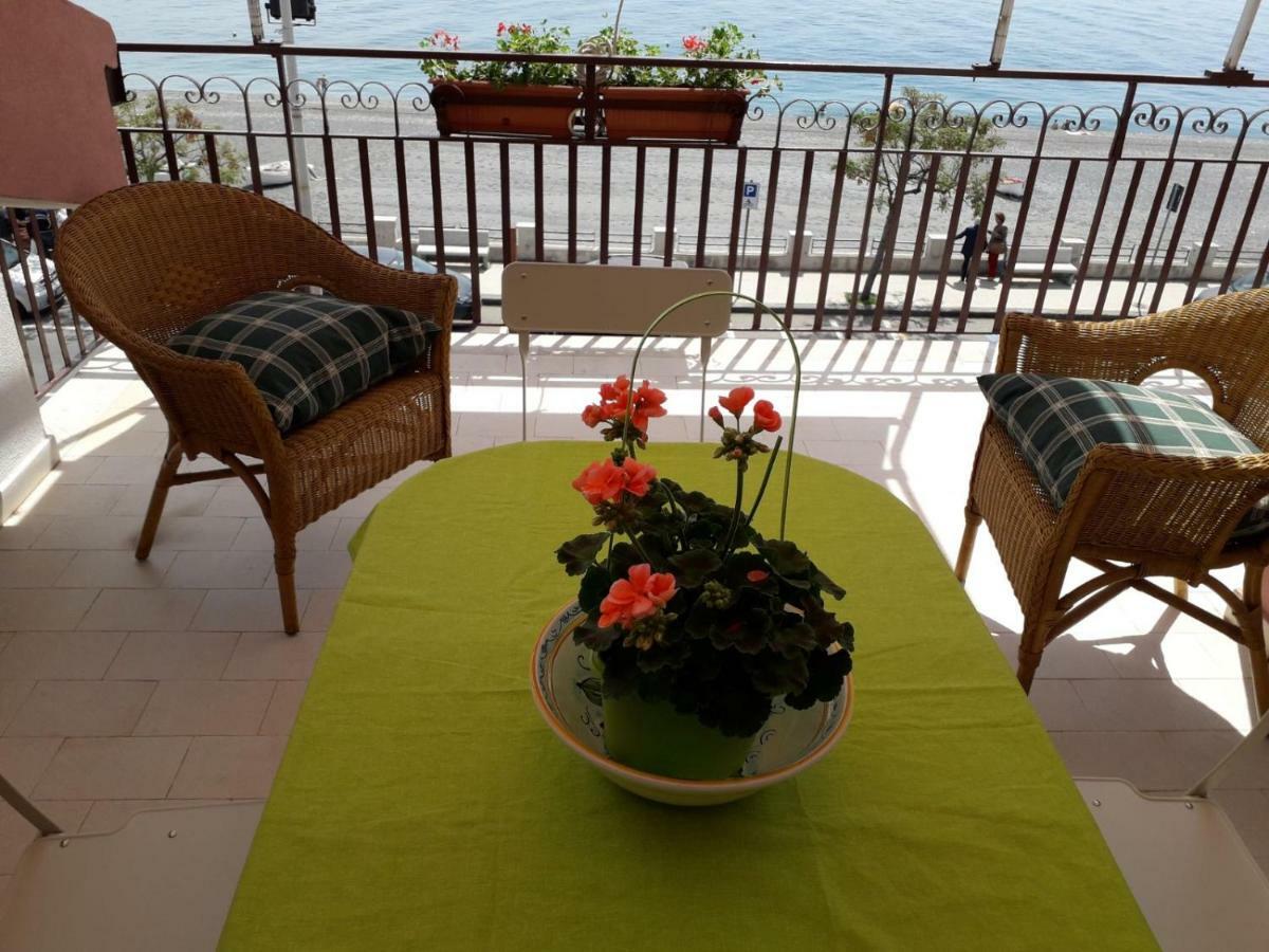 Centrocitta Beach Roccalumera Εξωτερικό φωτογραφία