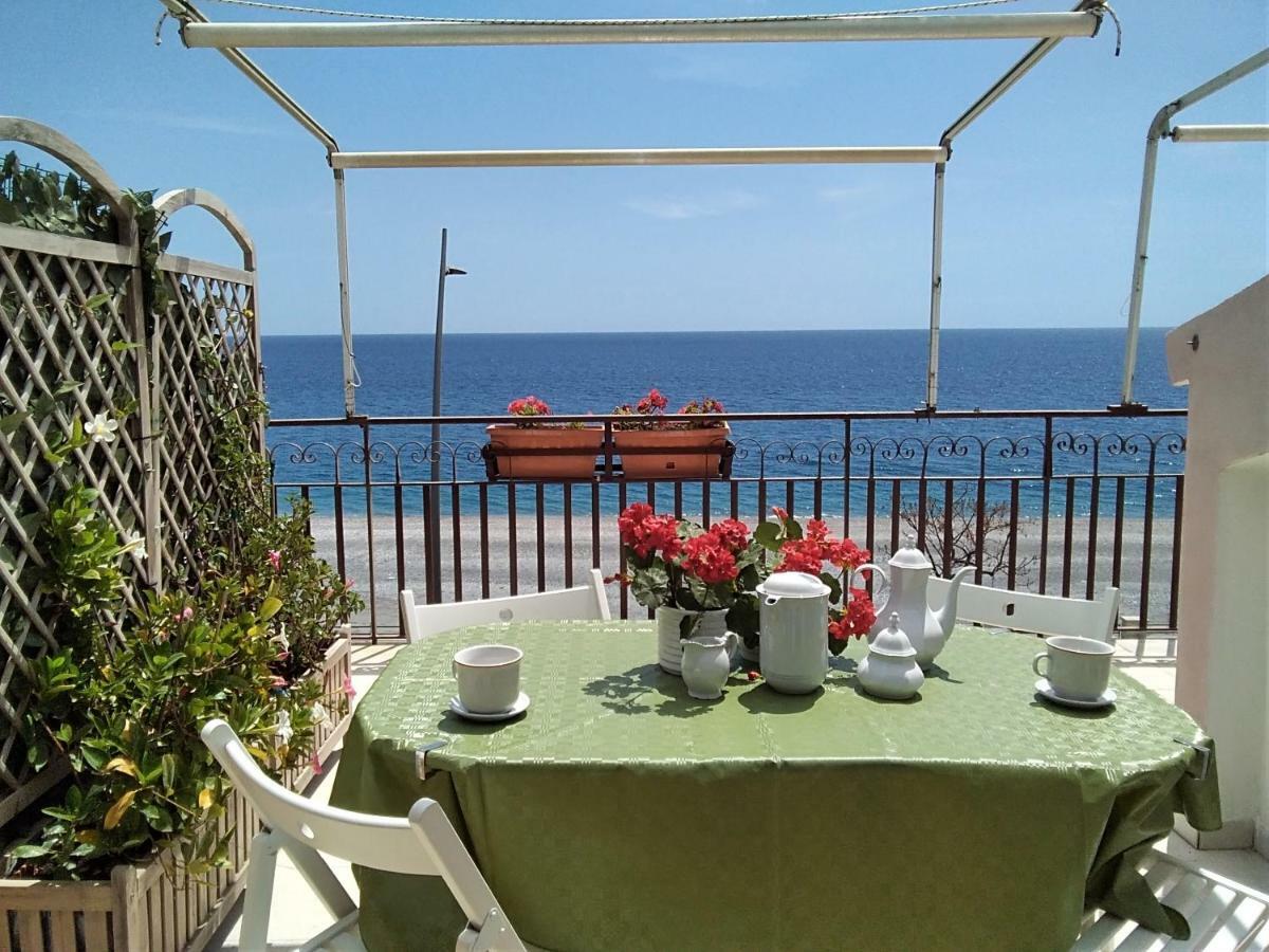 Centrocitta Beach Roccalumera Εξωτερικό φωτογραφία